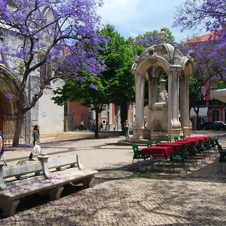 Charming Xix Century Flat-lisbon Historical Center * Лиссабон