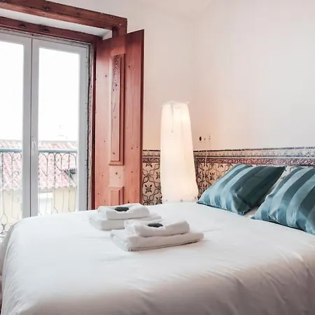 Charming Xix Century Flat-lisbon Historical Center شقة